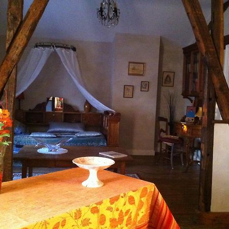 Le Clos De La Muse Saint-Junien Ruang foto