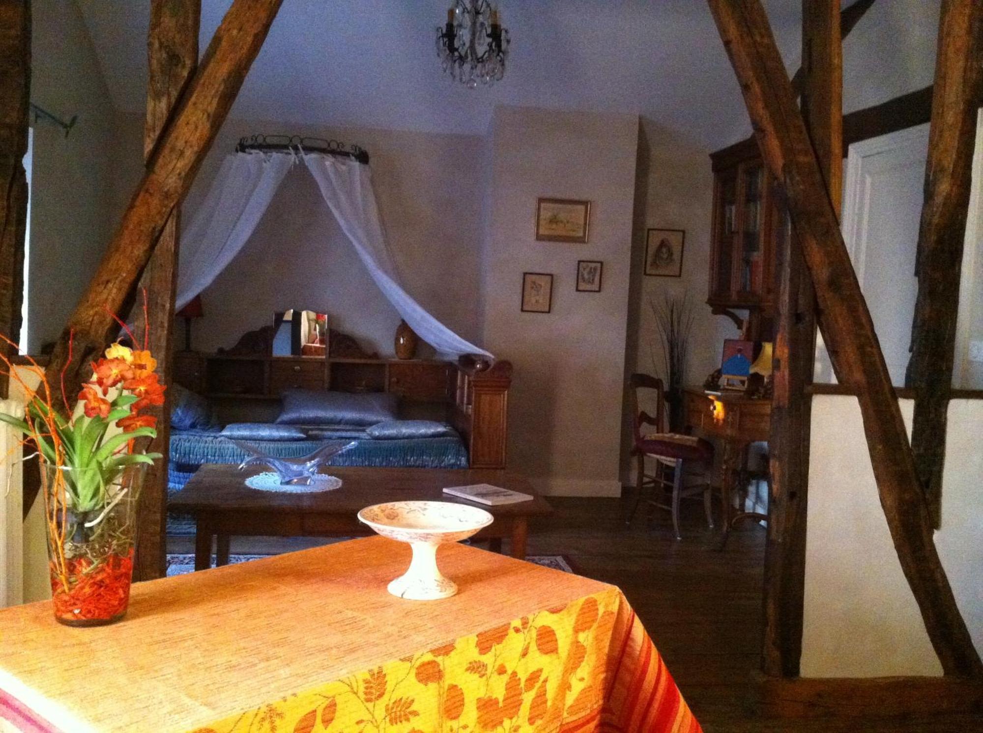 Le Clos De La Muse Saint-Junien Ruang foto