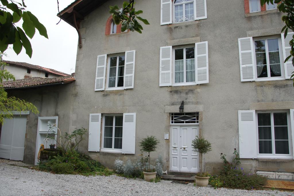 Le Clos De La Muse Saint-Junien Bagian luar foto