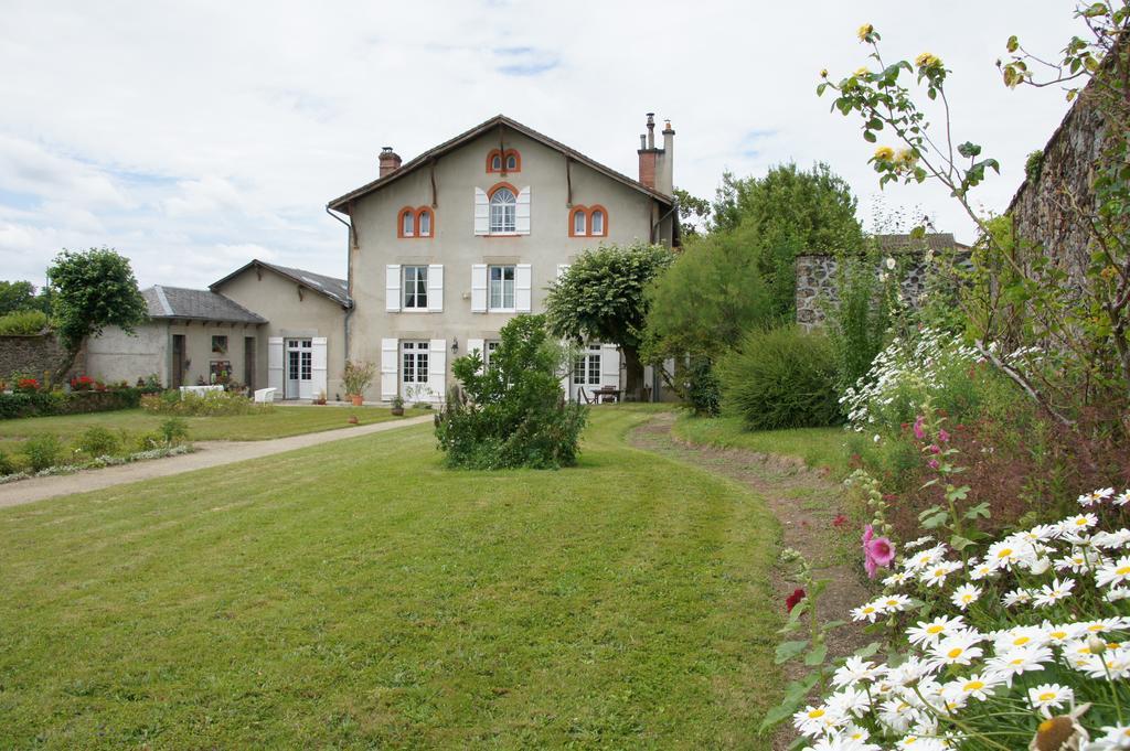 Le Clos De La Muse Saint-Junien Bagian luar foto