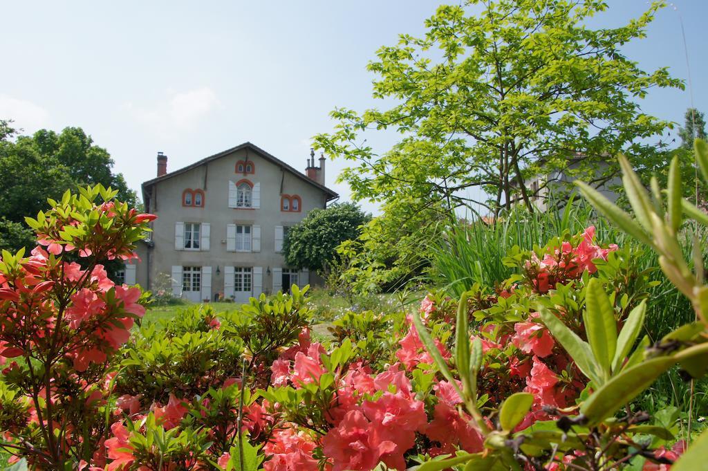 Le Clos De La Muse Saint-Junien Bagian luar foto