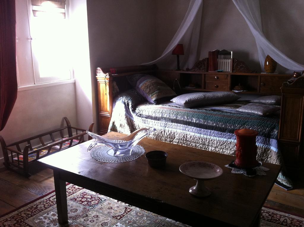 Le Clos De La Muse Saint-Junien Ruang foto