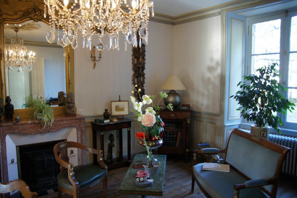 Le Clos De La Muse Saint-Junien Bagian luar foto