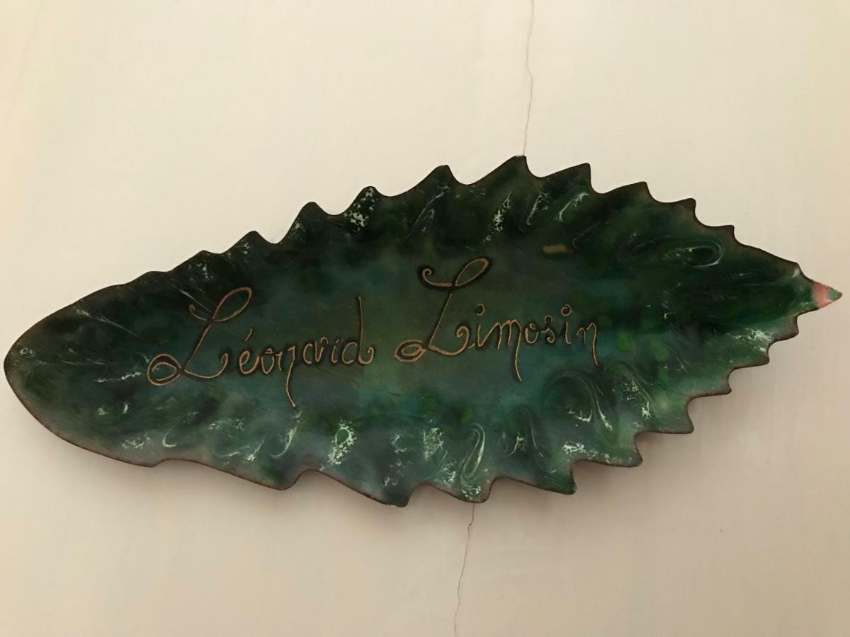 Le Clos De La Muse Saint-Junien Bagian luar foto